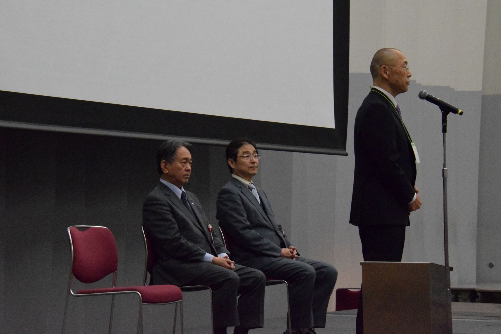 日浦学会長から開会挨拶